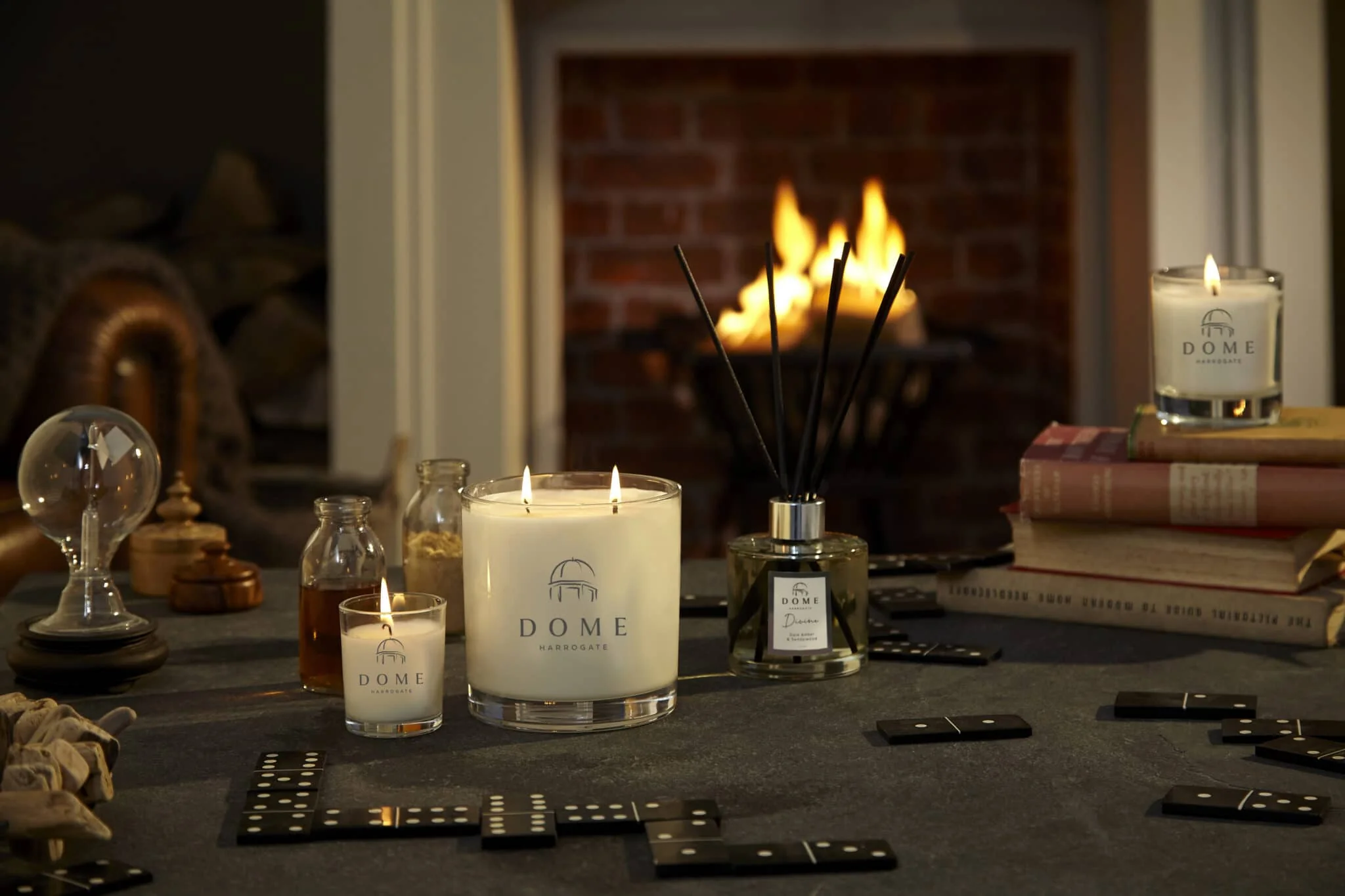 DIVINE Dark Amber & Sandalwood Reed Diffuser 200ml - Image 3